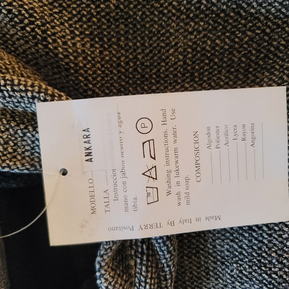 Terry Brand poncho with sleeves and detail at hem - Picture 6 of 10